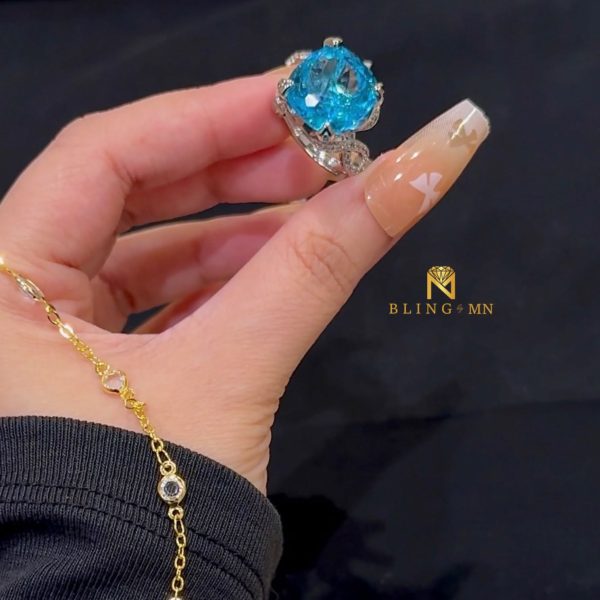  Large Fat Square Side Chain Style